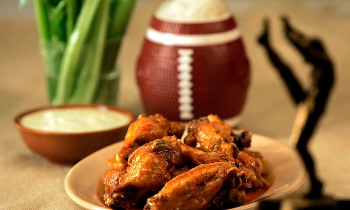 Este domingo en el Super Bowl se come pollo chileno